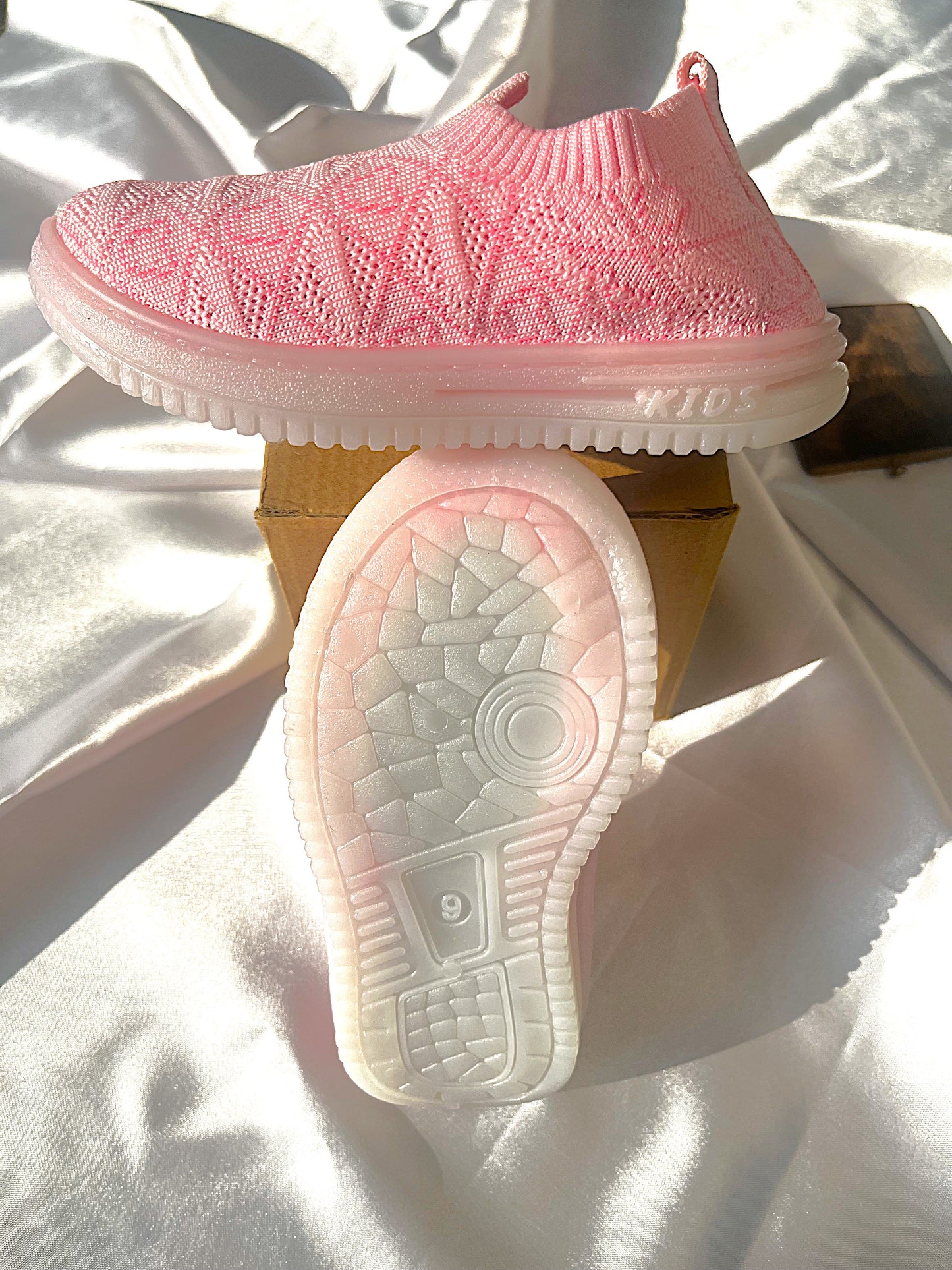 Nino Kids Casual Knitted Shoes Baby Pink with Multicolored LED Lights -7 for 1-4 Years Boys and Girls