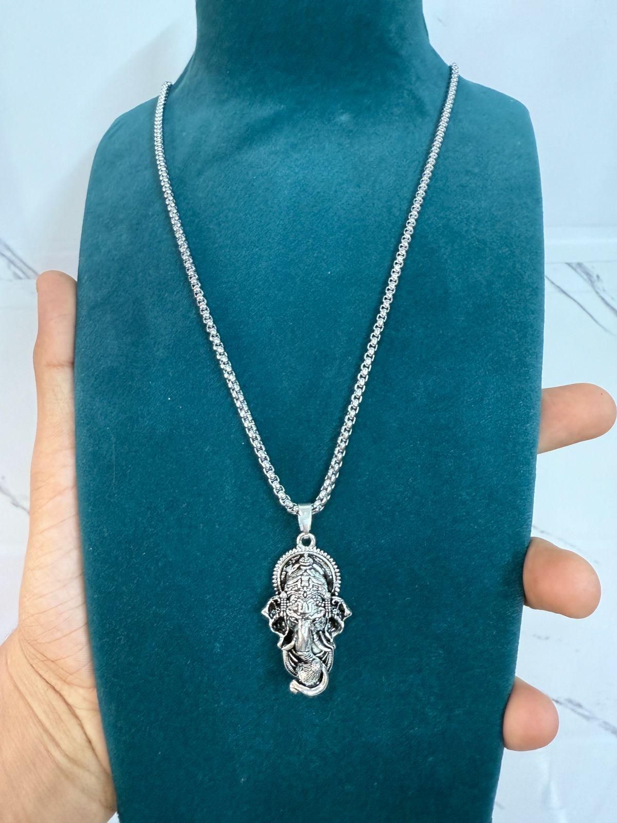 Ganesha Pendant With Snake Chain (Silver)